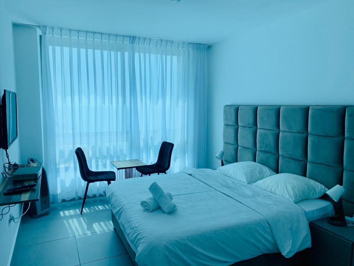 C Tower Apartments Нетанья Екстер'єр фото