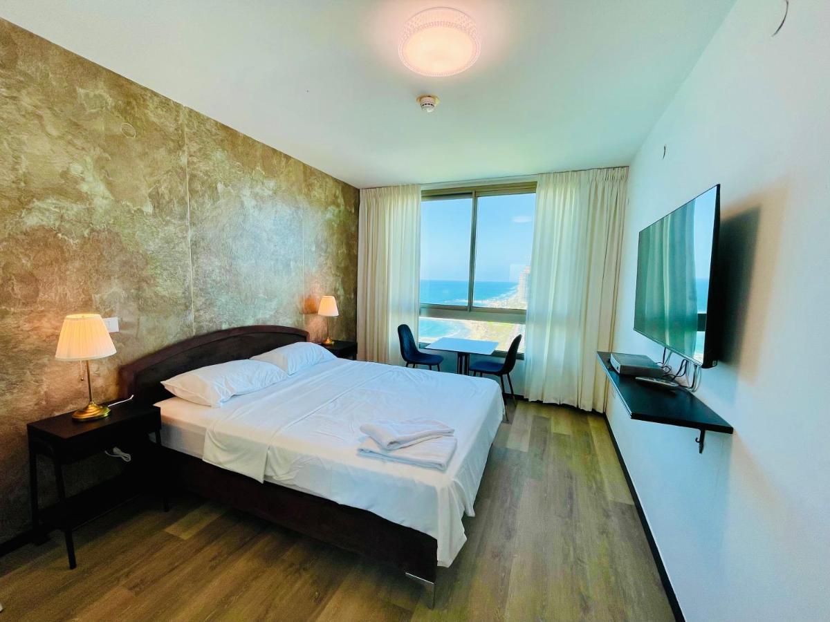 C Tower Apartments Нетанья Екстер'єр фото