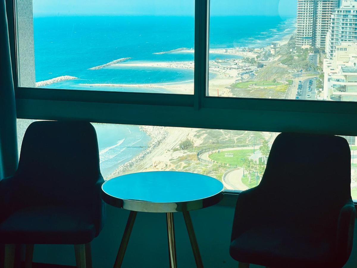 C Tower Apartments Нетанья Екстер'єр фото