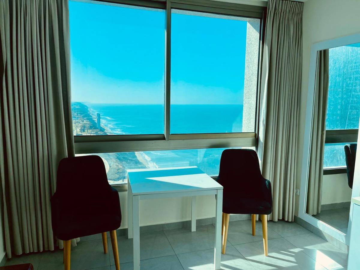 C Tower Apartments Нетанья Екстер'єр фото