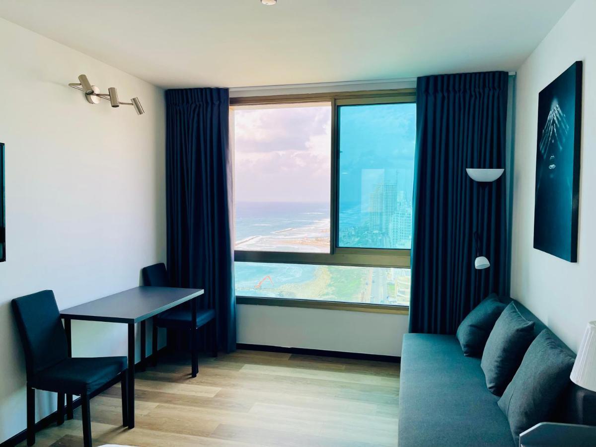 C Tower Apartments Нетанья Екстер'єр фото