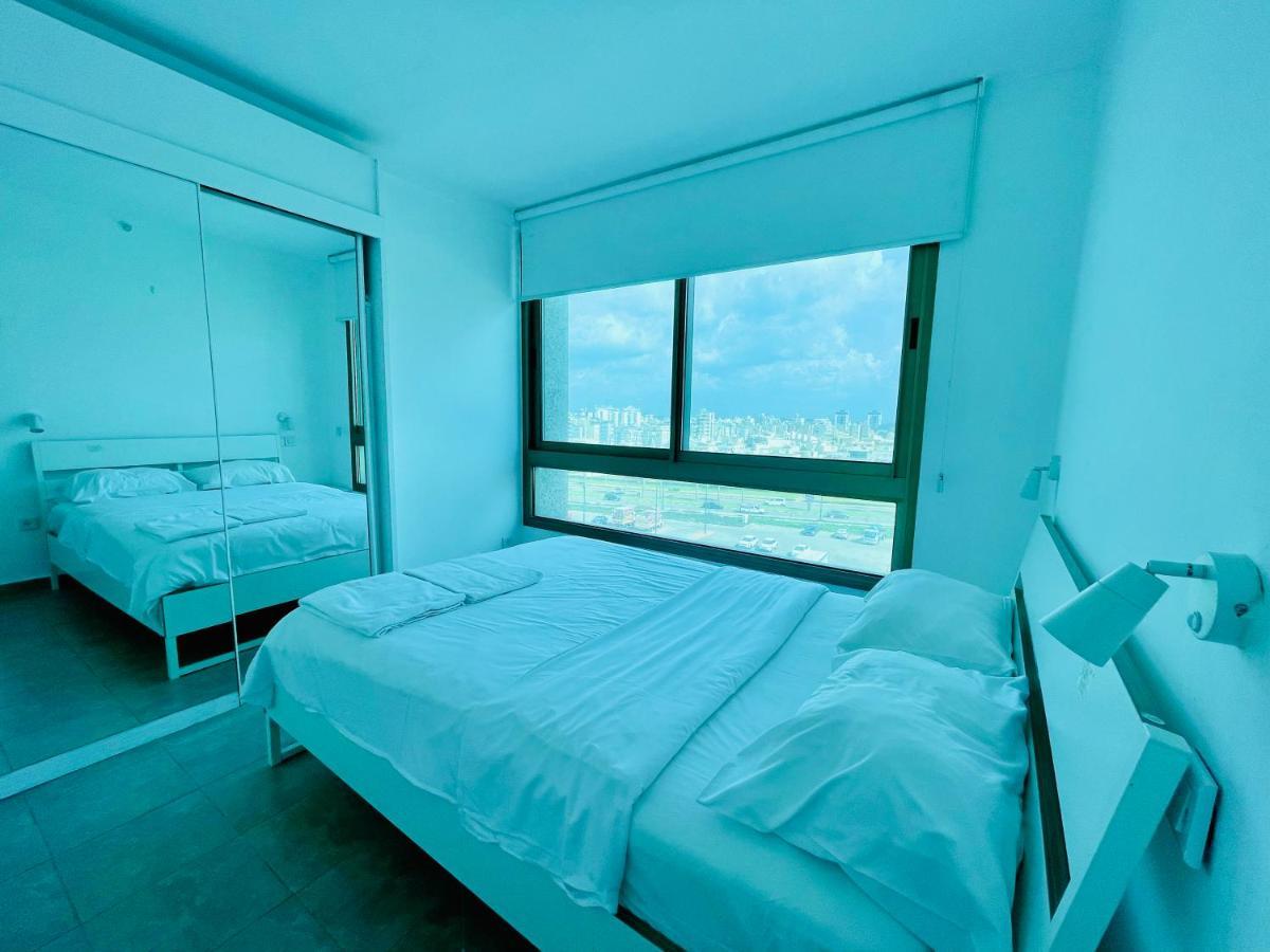 C Tower Apartments Нетанья Екстер'єр фото