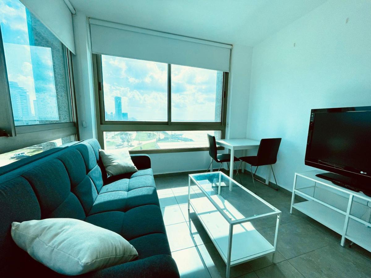 C Tower Apartments Нетанья Екстер'єр фото