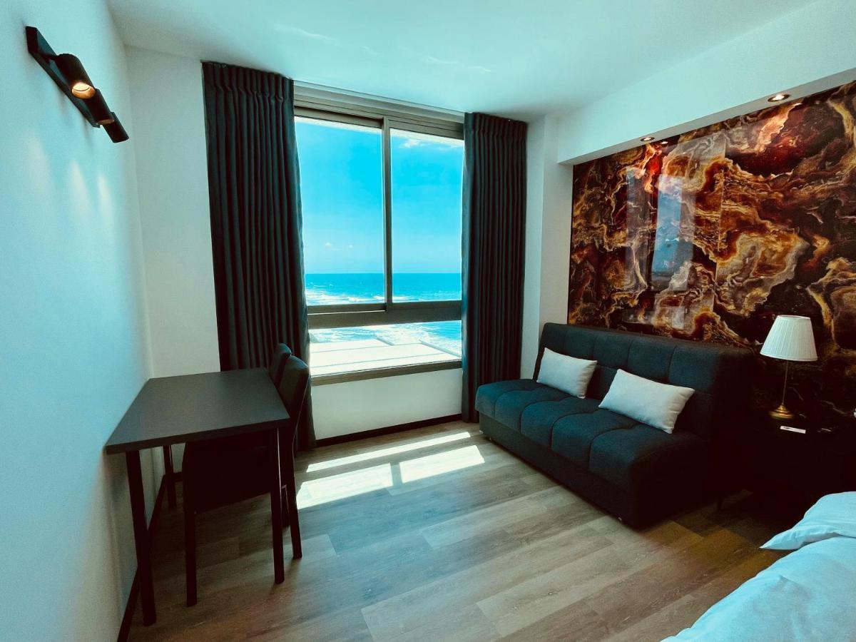 C Tower Apartments Нетанья Екстер'єр фото