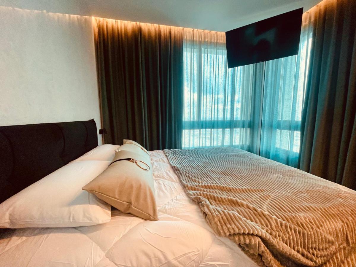 C Tower Apartments Нетанья Екстер'єр фото
