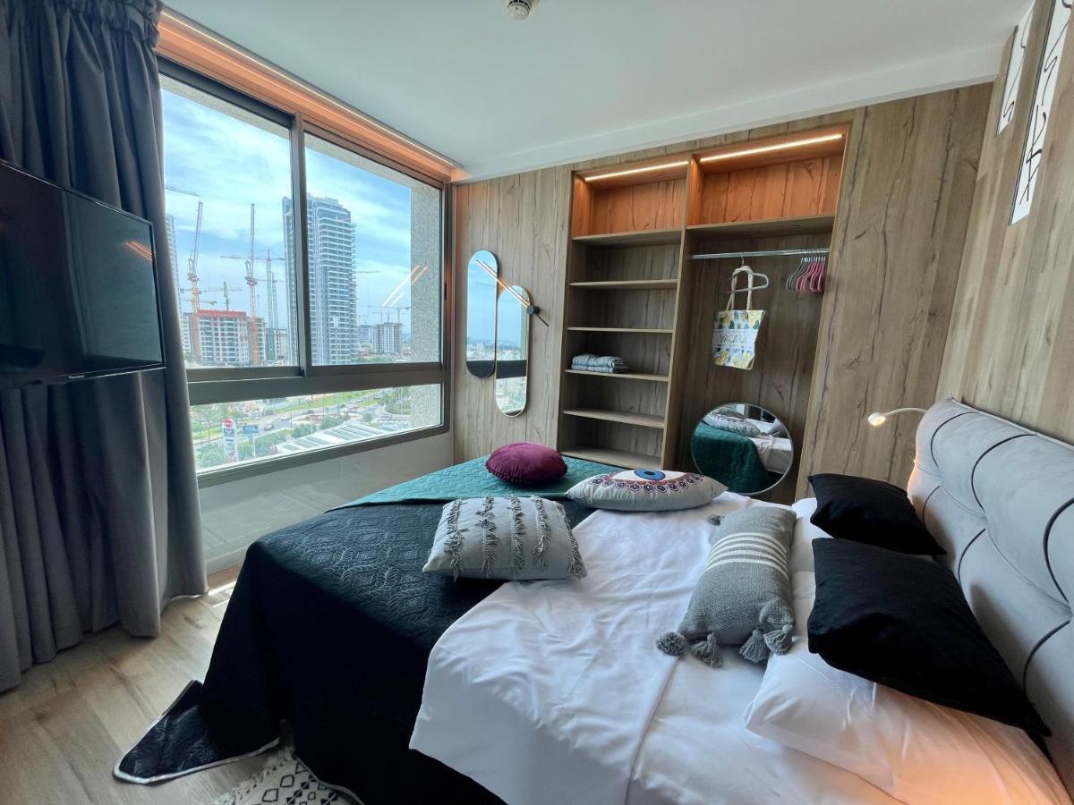 C Tower Apartments Нетанья Екстер'єр фото