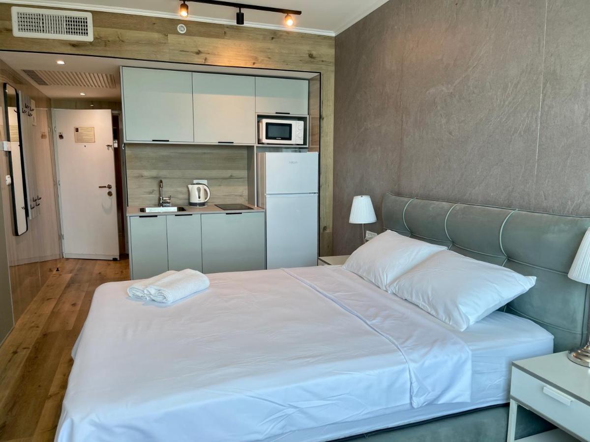 C Tower Apartments Нетанья Екстер'єр фото