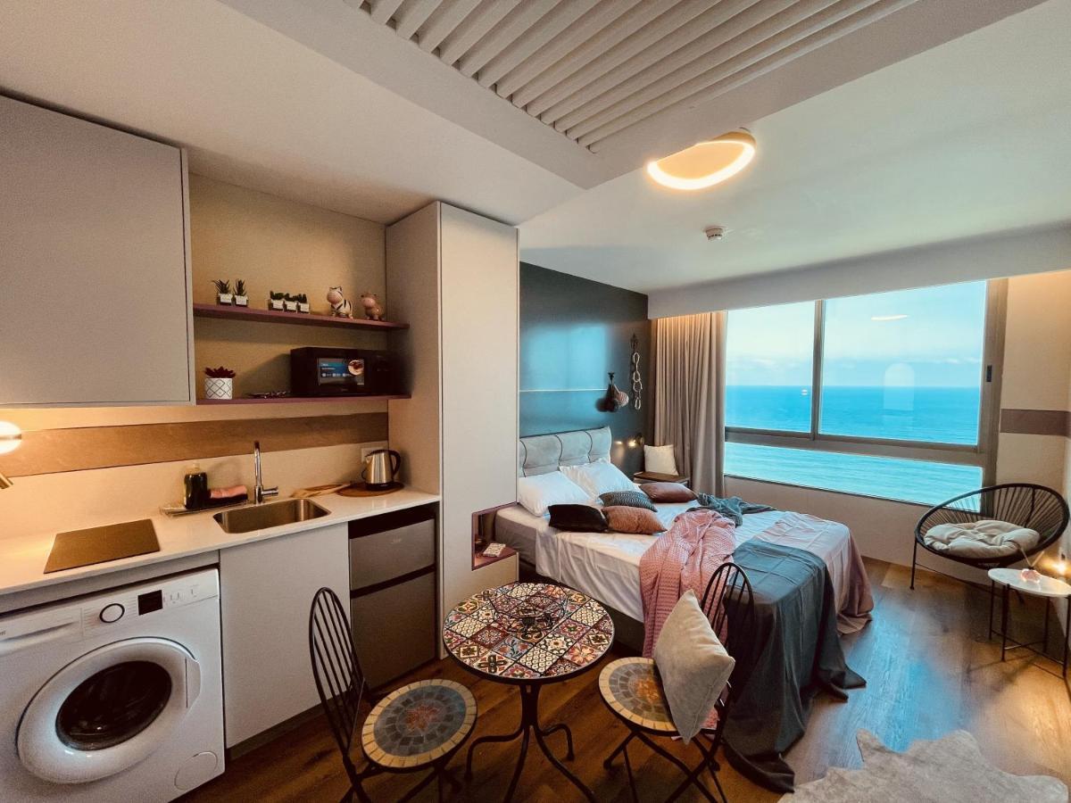 C Tower Apartments Нетанья Екстер'єр фото