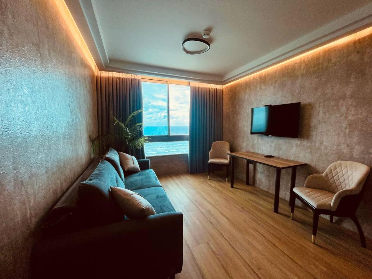 C Tower Apartments Нетанья Екстер'єр фото