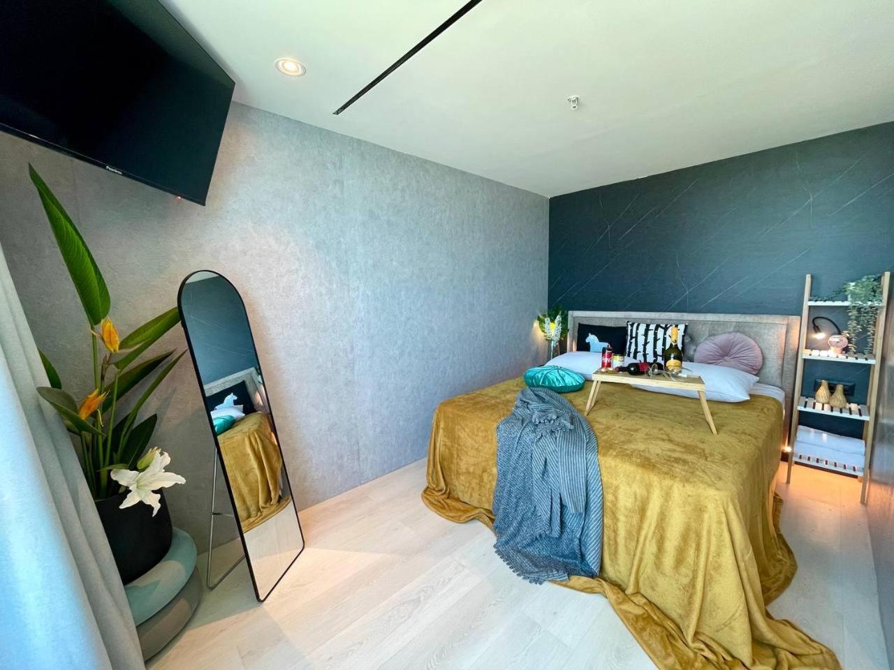 C Tower Apartments Нетанья Екстер'єр фото
