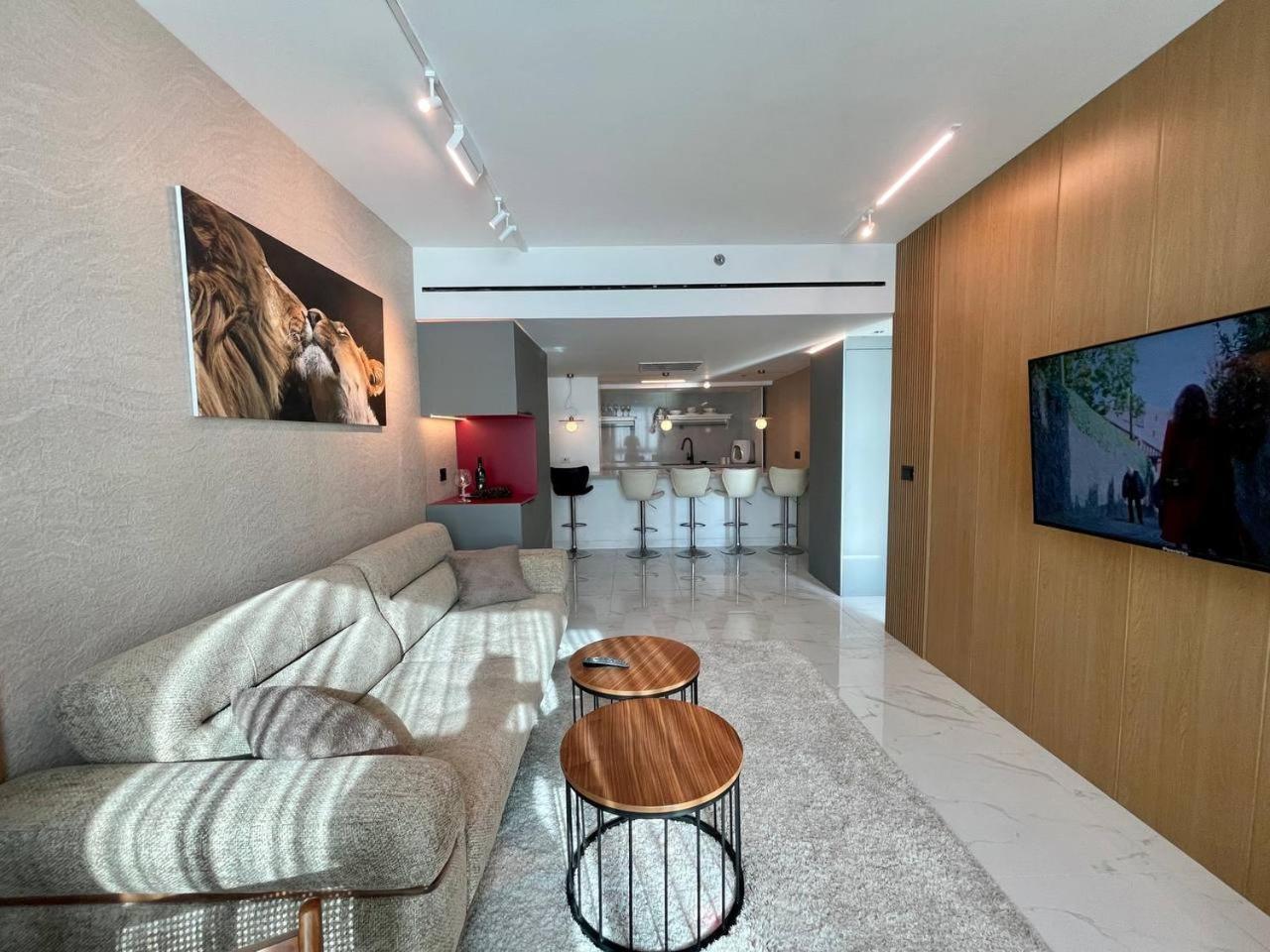 C Tower Apartments Нетанья Екстер'єр фото